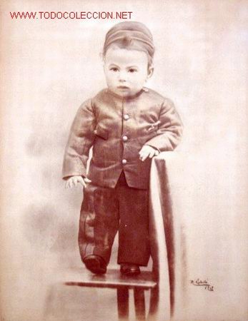 Fotografia antica: Fotograf&iacute;a  de ni&ntilde;a en gran formato  - A&ntilde;o 1902